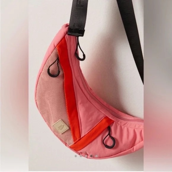 Free People FP Movement Nothing But Net Sling Bag NWT - Picture 2 of 7